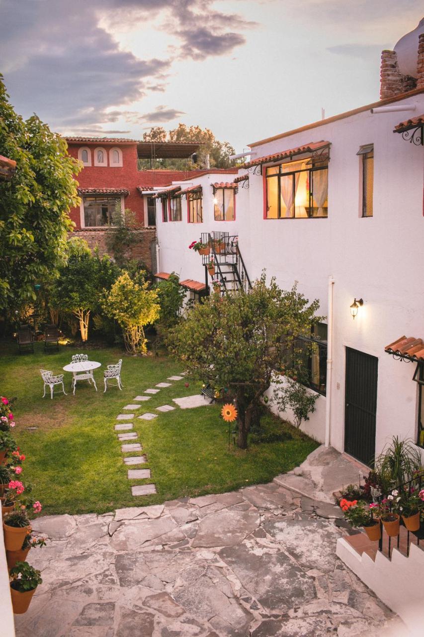 Hotel Petra Альенде Экстерьер фото